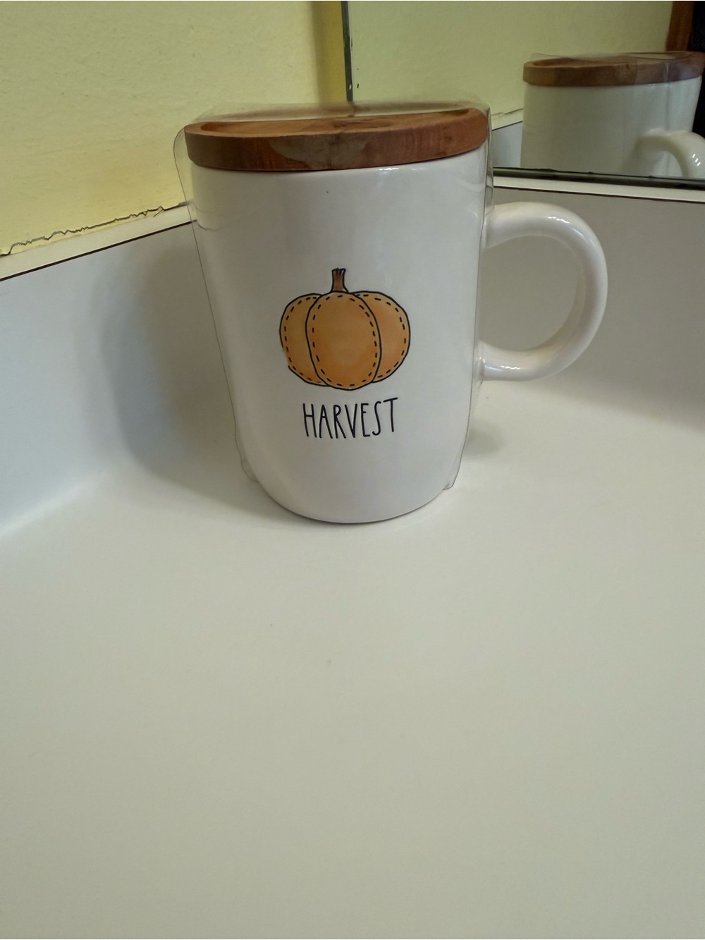 NWT Harvest Pumpkin Ceramic Mug with Wooden Lid/coaster White and Orange